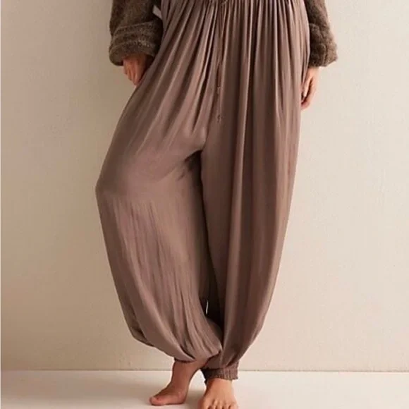Free People Billowy Bohemian Silky Sleepover Crush Balloon Pants L NWT - Picture 8 of 8